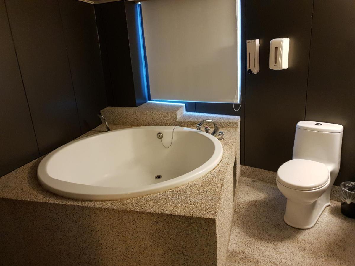Walker Hotel - Sanchong Тайбэй Экстерьер фото